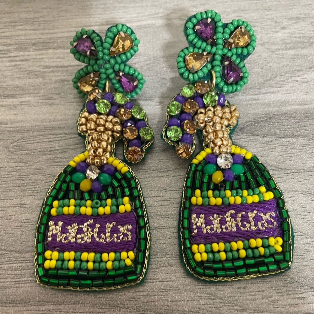 💚🎉LAST ONE!! Mardi Gras Multicolor Beaded Earrings